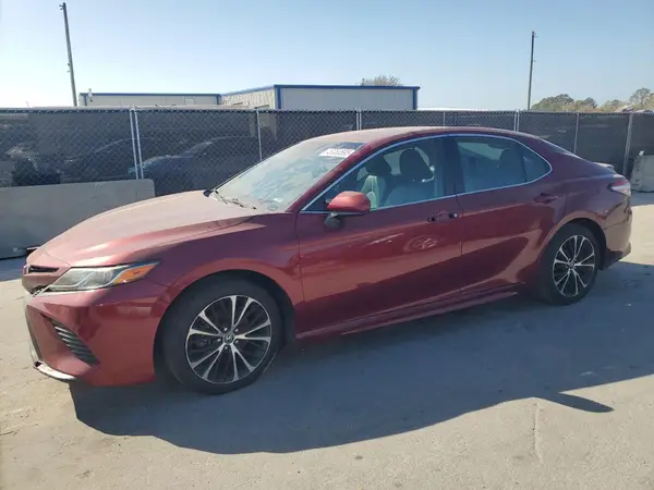 4T1B11HK3JU530129 2018 TOYOTA CAMRY - Image 1