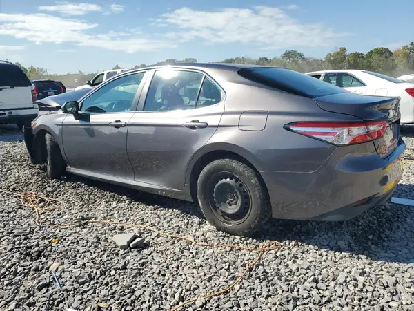 4T1B11HK3JU531765 2018 TOYOTA CAMRY - Image 2