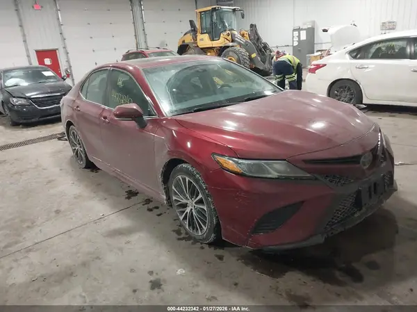 4T1B11HK3JU533242 2018 TOYOTA CAMRY - Image 1