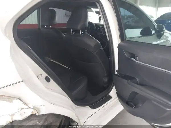 4T1B11HK3JU535637 2018 TOYOTA CAMRY - Image 8