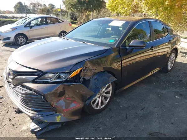 4T1B11HK3JU536383 2018 TOYOTA CAMRY - Image 2