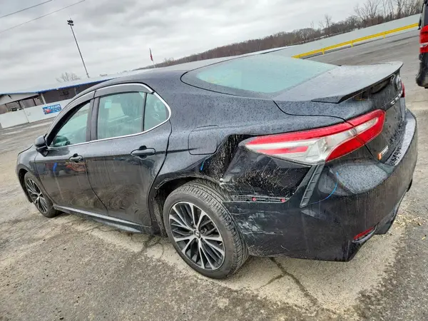 4T1B11HK3JU536609 2018 TOYOTA CAMRY - Image 2
