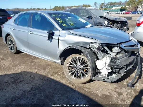 4T1B11HK3JU537873 2018 TOYOTA CAMRY - Image 1