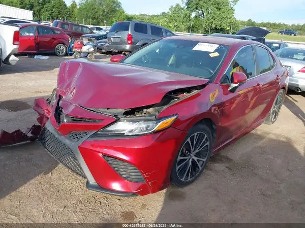 4T1B11HK3JU538294 2018 TOYOTA CAMRY - Image 2