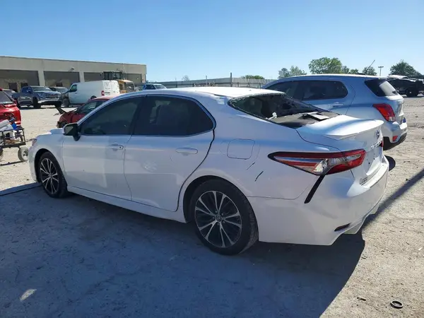 4T1B11HK3JU540899 2018 TOYOTA CAMRY - Image 2