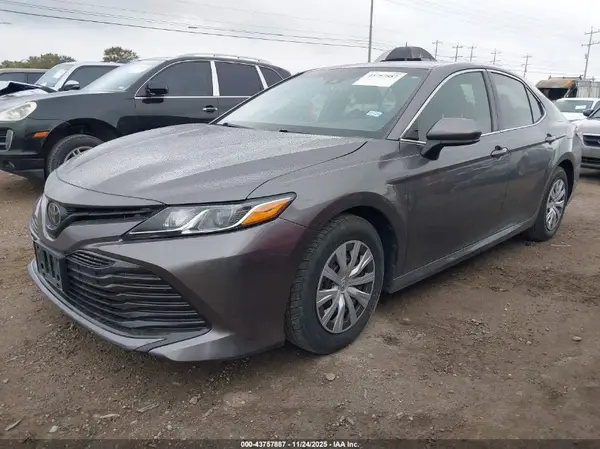 4T1B11HK3JU541129 2018 TOYOTA CAMRY - Image 2