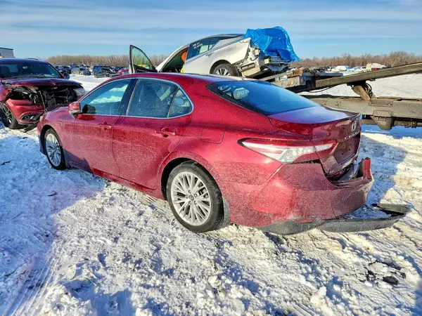 4T1B11HK3JU542944 2018 TOYOTA CAMRY - Image 2