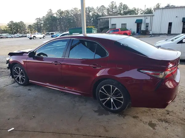 4T1B11HK3JU543172 2018 TOYOTA CAMRY - Image 2