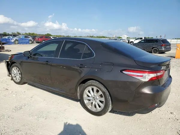 4T1B11HK3JU543446 2018 TOYOTA CAMRY - Image 2