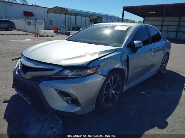 4T1B11HK3JU544385 2018 TOYOTA CAMRY - Image 2