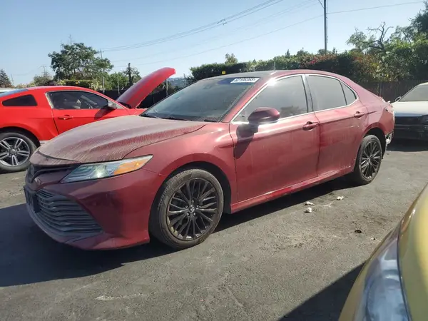4T1B11HK3JU544628 2018 TOYOTA CAMRY - Image 1