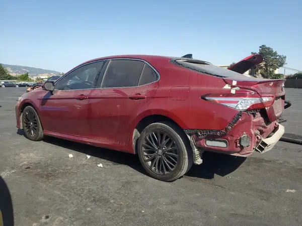 4T1B11HK3JU544628 2018 TOYOTA CAMRY - Image 2