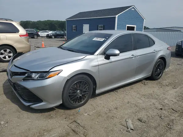 4T1B11HK3JU545410 2018 TOYOTA CAMRY - Image 1