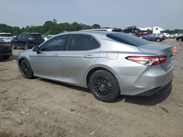 4T1B11HK3JU545410 2018 TOYOTA CAMRY - Image 2