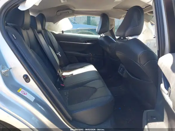 4T1B11HK3JU546024 2018 TOYOTA CAMRY - Image 8