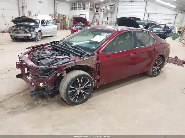 4T1B11HK3JU546895 2018 TOYOTA CAMRY - Image 2