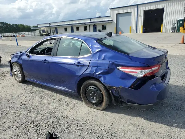 4T1B11HK3JU547027 2018 TOYOTA CAMRY - Image 2