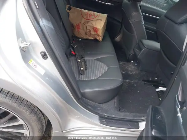 4T1B11HK3JU547576 2018 TOYOTA CAMRY - Image 8