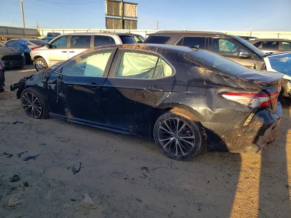 4T1B11HK3JU547741 2018 TOYOTA CAMRY - Image 2