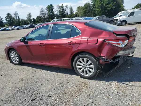 4T1B11HK3JU548355 2018 TOYOTA CAMRY - Image 2