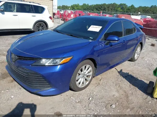 4T1B11HK3JU548405 2018 TOYOTA CAMRY - Image 2