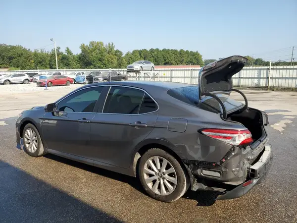 4T1B11HK3JU548727 2018 TOYOTA CAMRY - Image 2