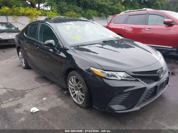4T1B11HK3JU549280 2018 TOYOTA CAMRY - Image 1