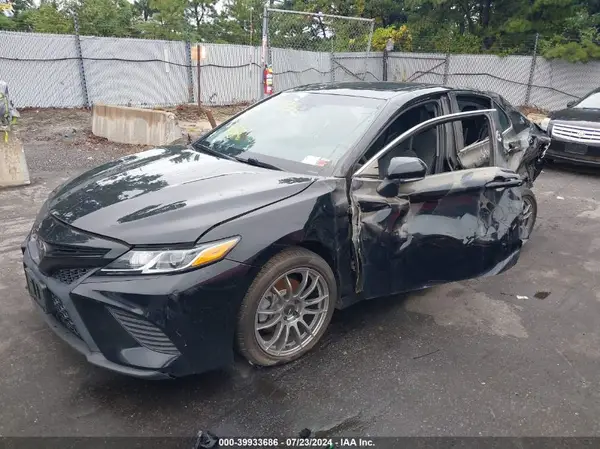 4T1B11HK3JU549280 2018 TOYOTA CAMRY - Image 2