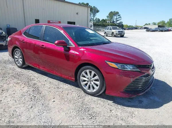 4T1B11HK3JU549733 2018 TOYOTA CAMRY - Image 1
