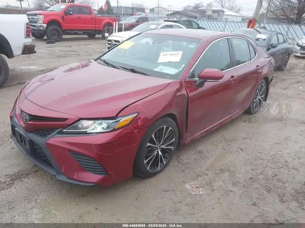 4T1B11HK3JU550221 2018 TOYOTA CAMRY - Image 2