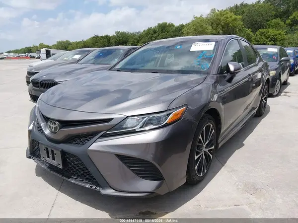 4T1B11HK3JU550347 2018 TOYOTA CAMRY - Image 2