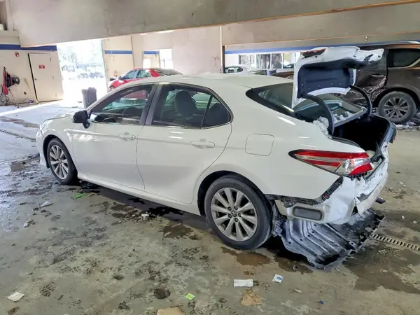 4T1B11HK3JU553894 2018 TOYOTA CAMRY - Image 2