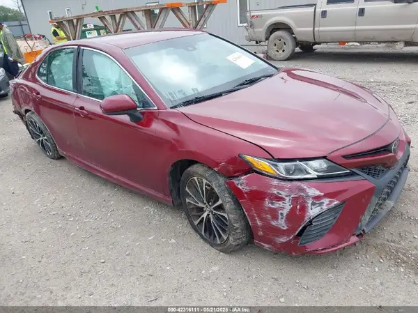 4T1B11HK3JU553992 2018 TOYOTA CAMRY - Image 1