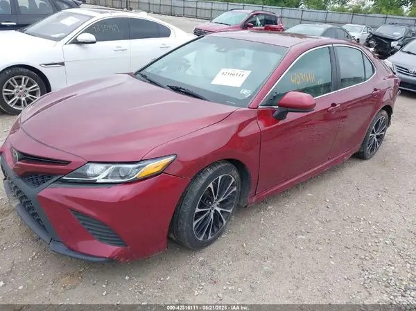 4T1B11HK3JU553992 2018 TOYOTA CAMRY - Image 2