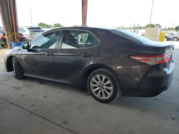 4T1B11HK3JU554060 2018 TOYOTA CAMRY - Image 2