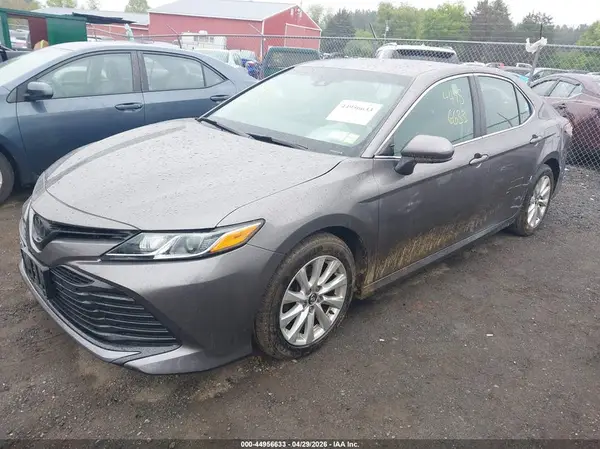 4T1B11HK3JU554219 2018 TOYOTA CAMRY - Image 2