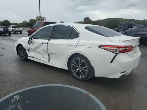 4T1B11HK3JU554947 2018 TOYOTA CAMRY - Image 2