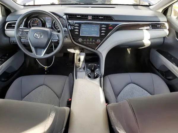 4T1B11HK3JU555256 2018 TOYOTA CAMRY - Image 8