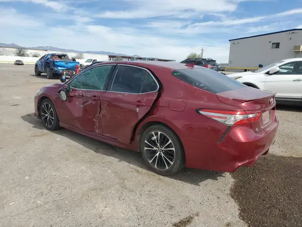 4T1B11HK3JU556066 2018 TOYOTA CAMRY - Image 2