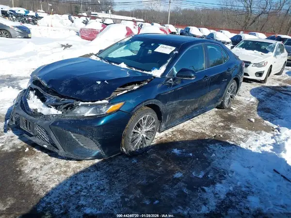 4T1B11HK3JU556102 2018 TOYOTA CAMRY - Image 2
