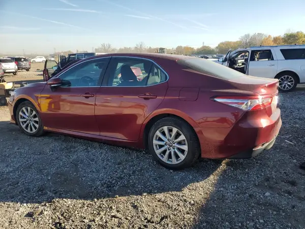 4T1B11HK3JU556567 2018 TOYOTA CAMRY - Image 2