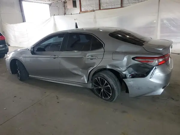 4T1B11HK3JU556908 2018 TOYOTA CAMRY - Image 2