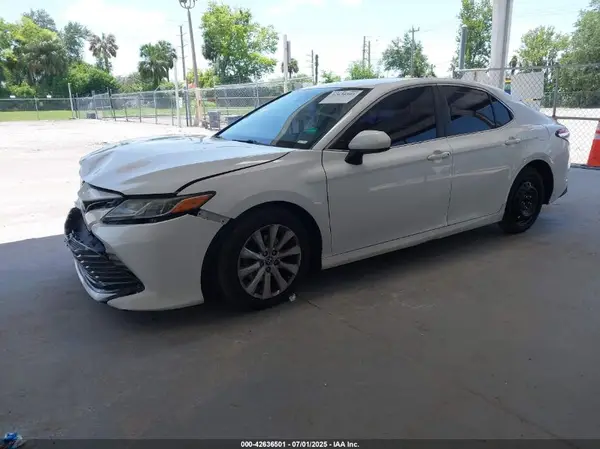 4T1B11HK3JU557007 2018 TOYOTA CAMRY - Image 2