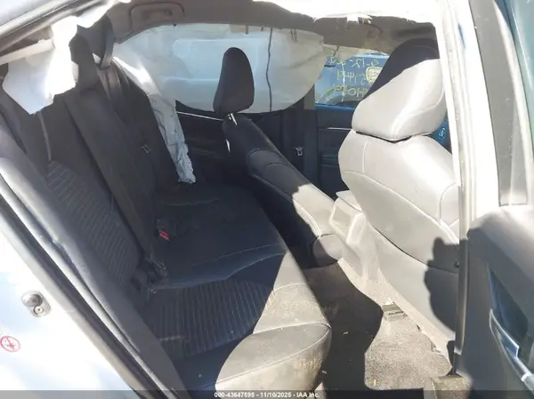 4T1B11HK3JU557444 2018 TOYOTA CAMRY - Image 8