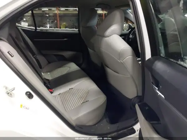 4T1B11HK3JU558030 2018 TOYOTA CAMRY - Image 8