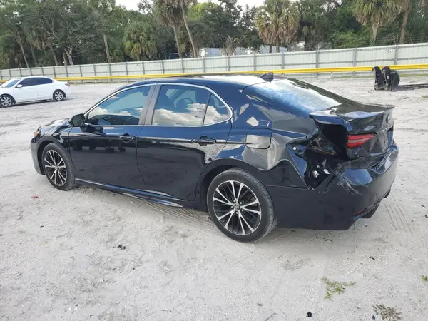 4T1B11HK3JU558495 2018 TOYOTA CAMRY - Image 2