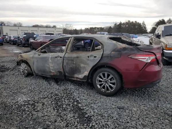 4T1B11HK3JU559758 2018 TOYOTA CAMRY - Image 2
