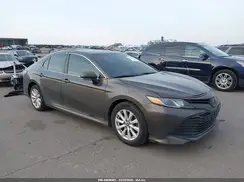 4T1B11HK3JU560263 2018 TOYOTA CAMRY