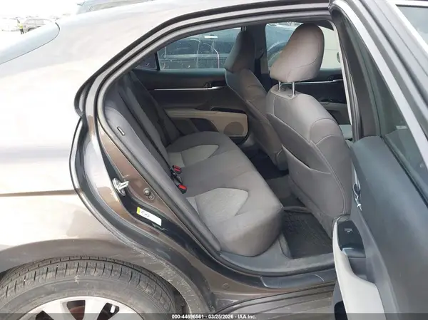 4T1B11HK3JU560263 2018 TOYOTA CAMRY - Image 8