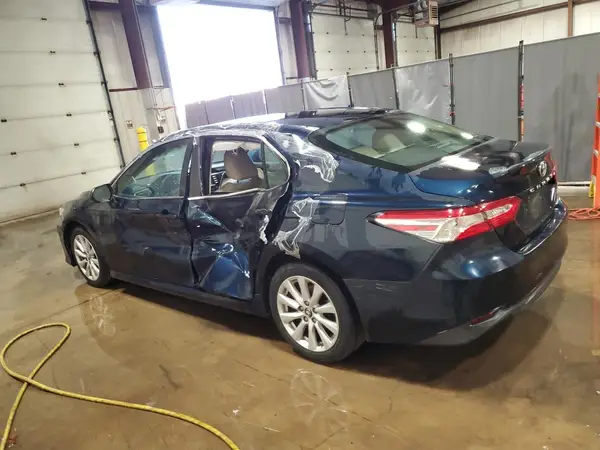4T1B11HK3JU561302 2018 TOYOTA CAMRY - Image 2